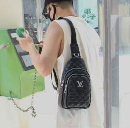 Picture of Louis Vuitton Mens Bags _SKUfw171855302fw